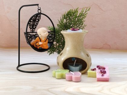 Flower Vase Ceramic Diffuser (Ceramic diffuser + 2 Tea lights + 3 wax melts)