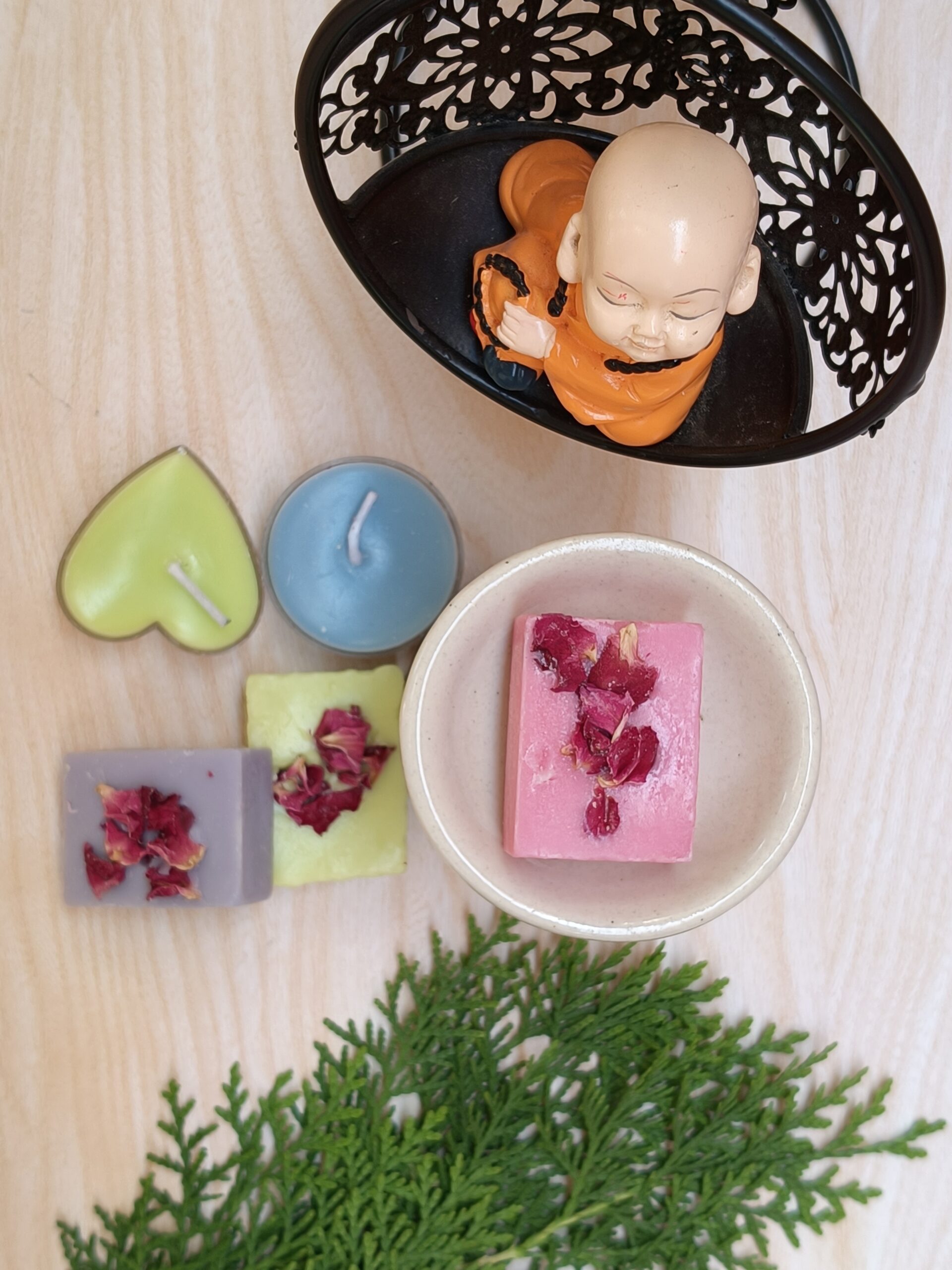 Ceramic Diffuser, Small Size (Ceramic diffuser + 2 Tea lights + 3 wax melts) - Image 3