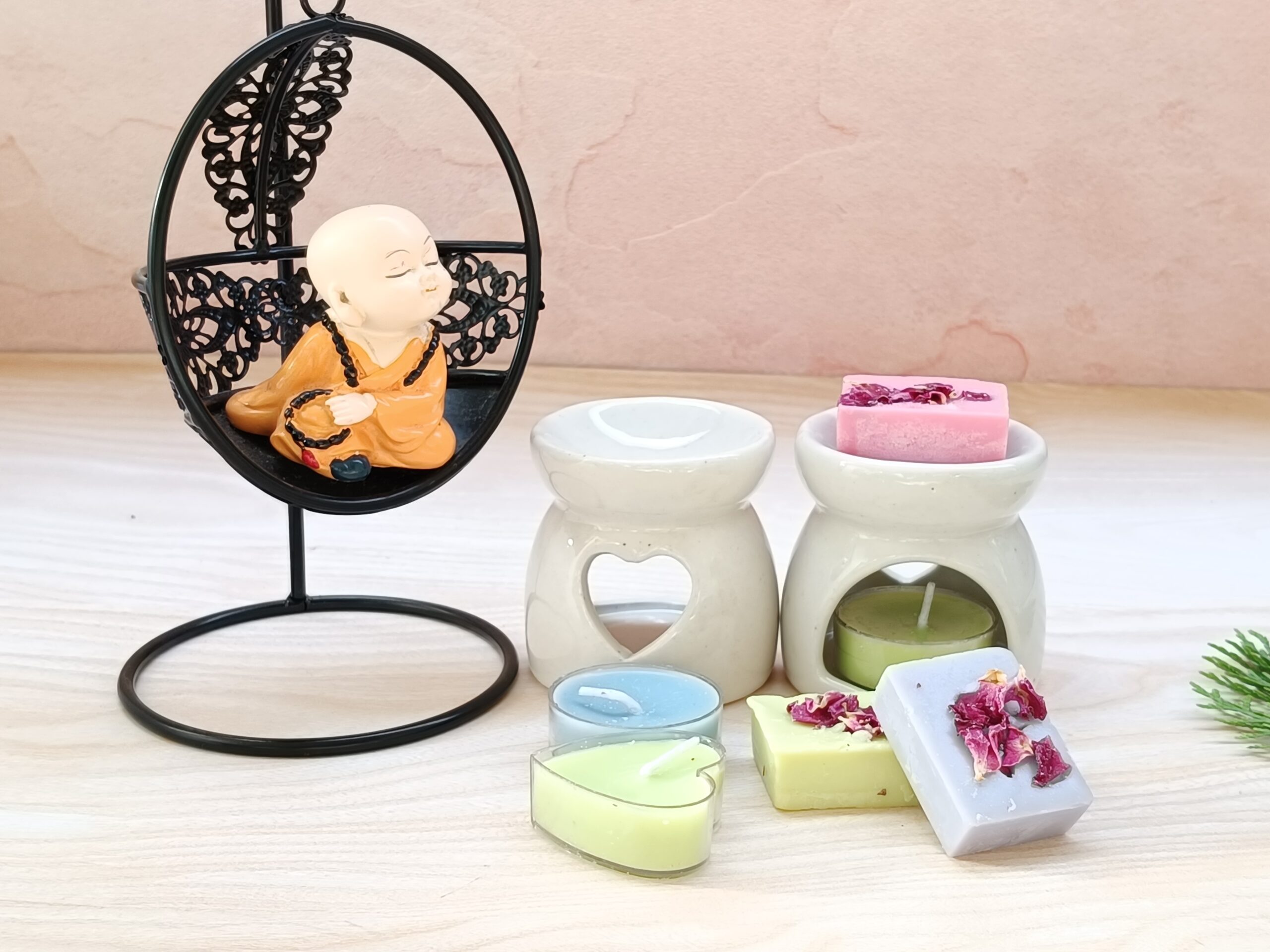 Ceramic Diffuser, Small Size (Ceramic diffuser + 2 Tea lights + 3 wax melts)